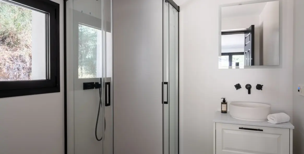 Sale of detached villa in Casares 21