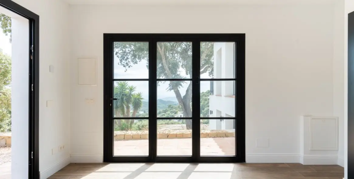 Sale of detached villa in Casares 23