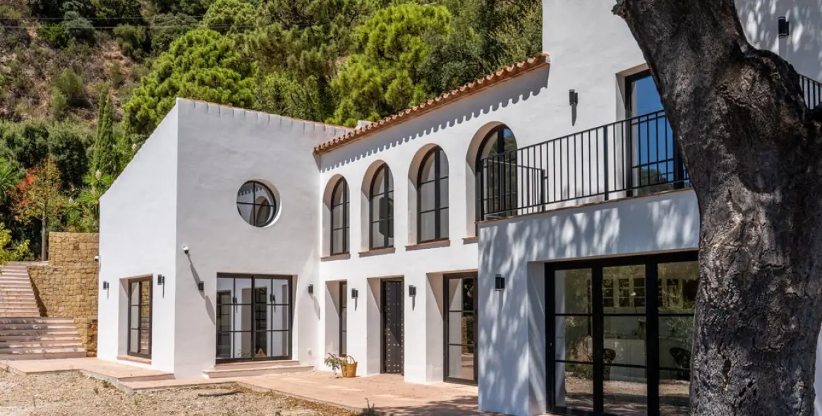 Sale of detached villa in Casares 25