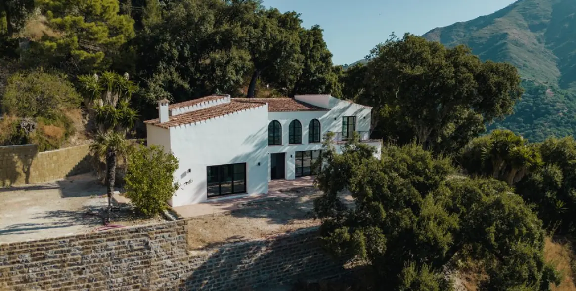 Sale of detached villa in Casares 26