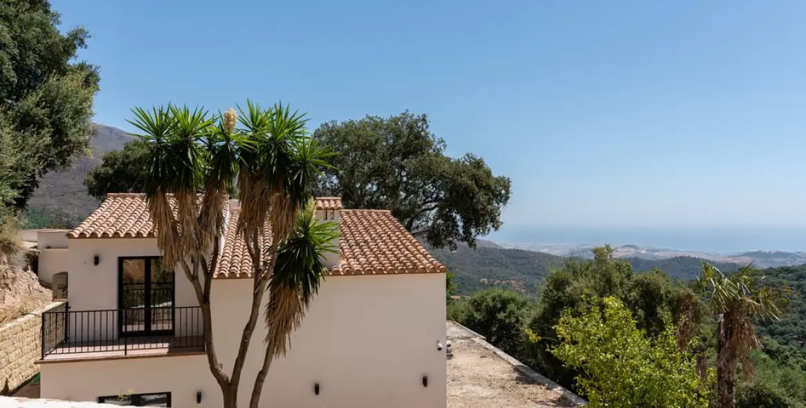 Sale of detached villa in Casares 28