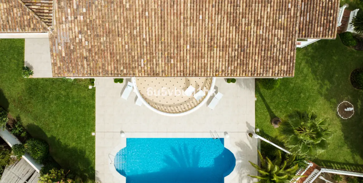 Sale of detached villa in Arroyo de la Miel 4