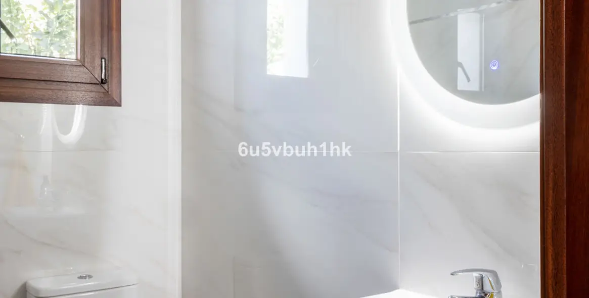 Sale of detached villa in Arroyo de la Miel 13