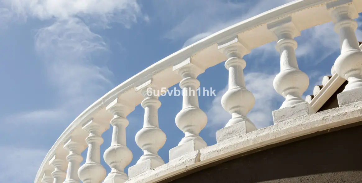 Sale of detached villa in Arroyo de la Miel 28