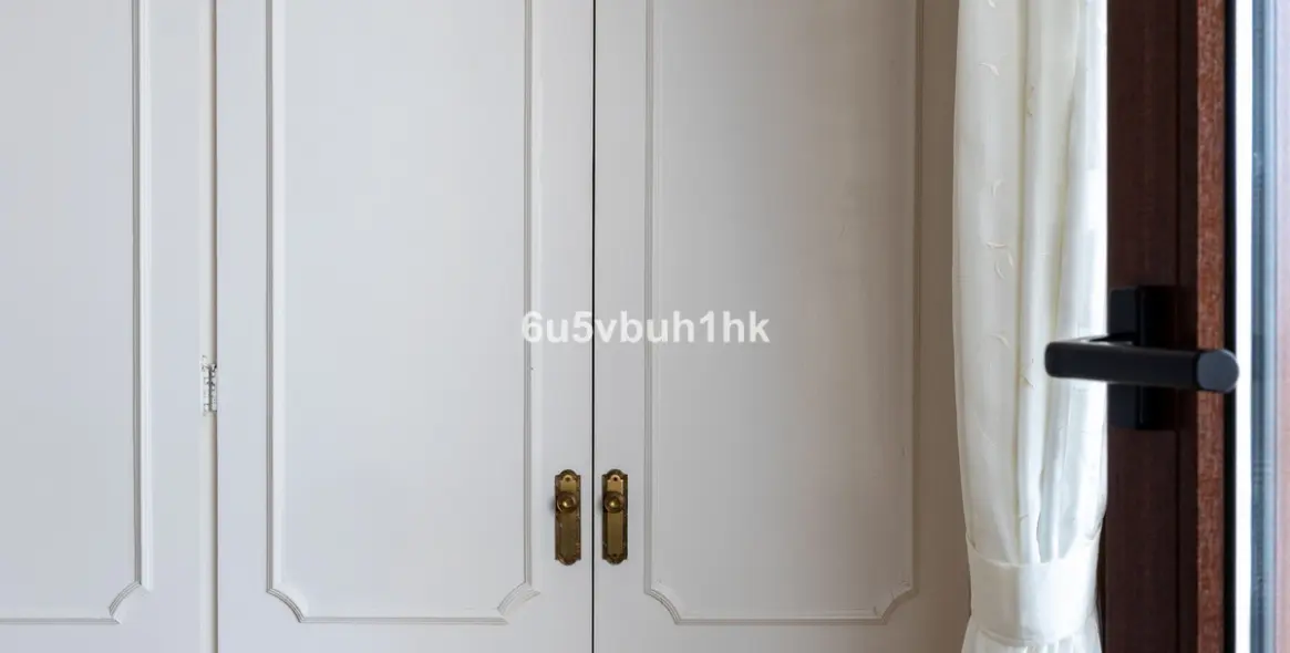 Sale of detached villa in Arroyo de la Miel 40