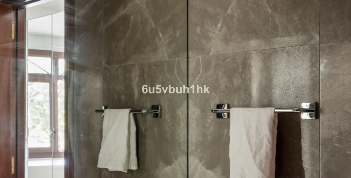 Sale of detached villa in Arroyo de la Miel 46