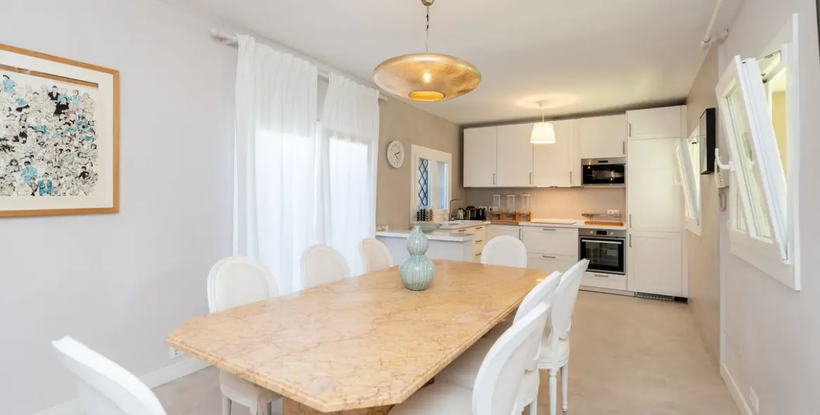 Sale of detached villa in San Pedro de Alcántara 6
