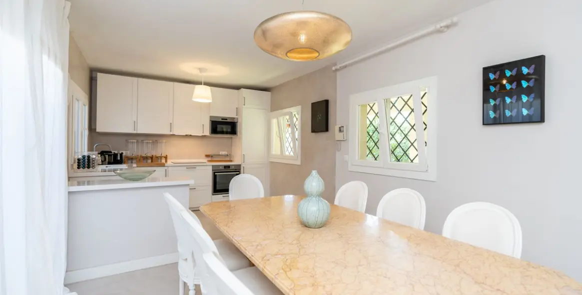 Sale of detached villa in San Pedro de Alcántara 7