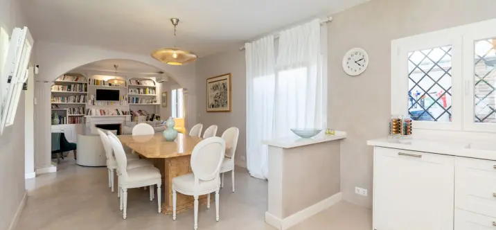 Sale of detached villa in San Pedro de Alcántara 3