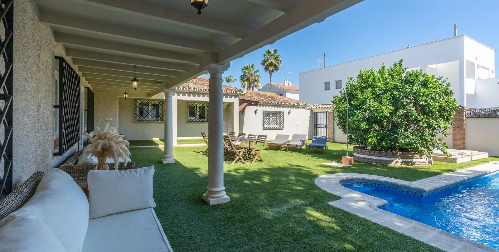 Venta de villa independiente en San Pedro de Alcántara 17