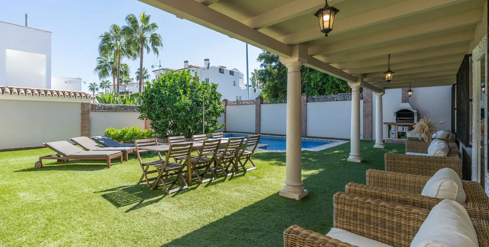 Venta de villa independiente en San Pedro de Alcántara 18