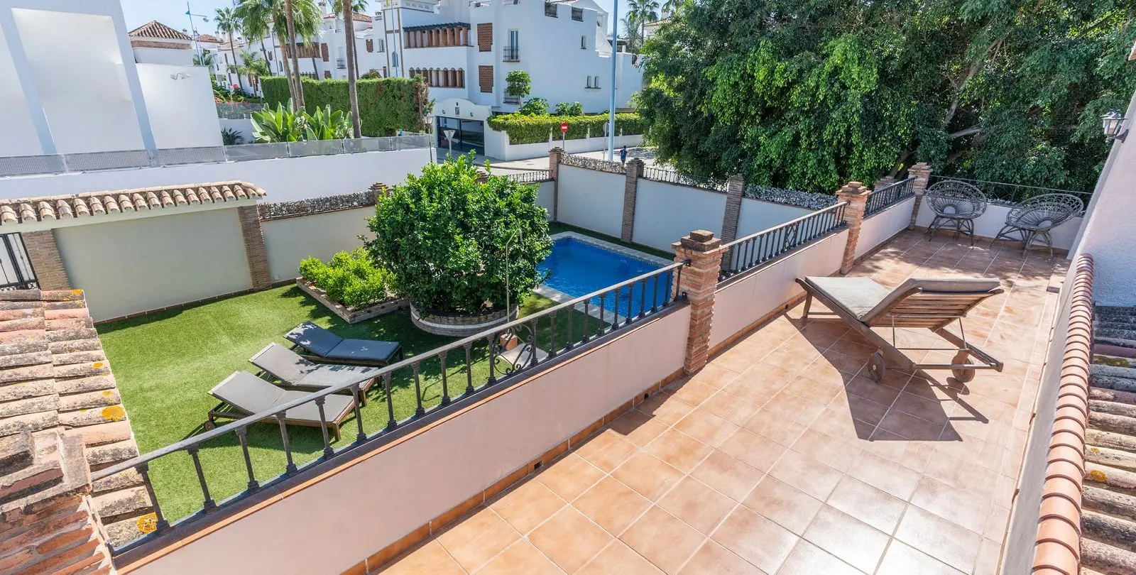 Venta de villa independiente en San Pedro de Alcántara 33