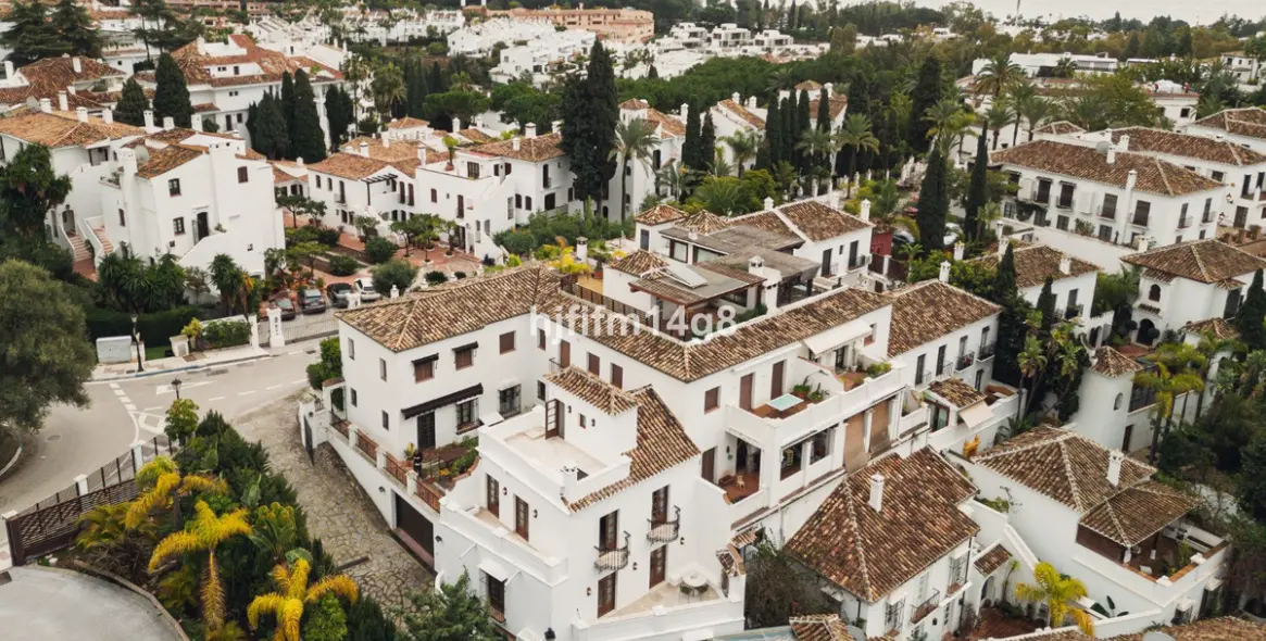 Sale of townhouse in The Golden Mile 2