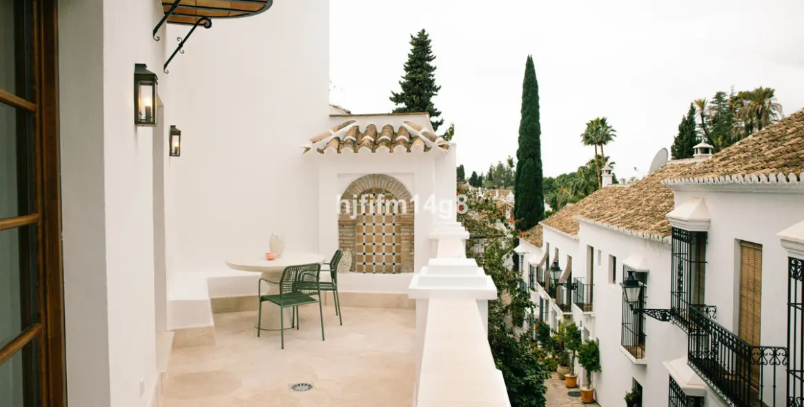 Sale of townhouse in The Golden Mile 3