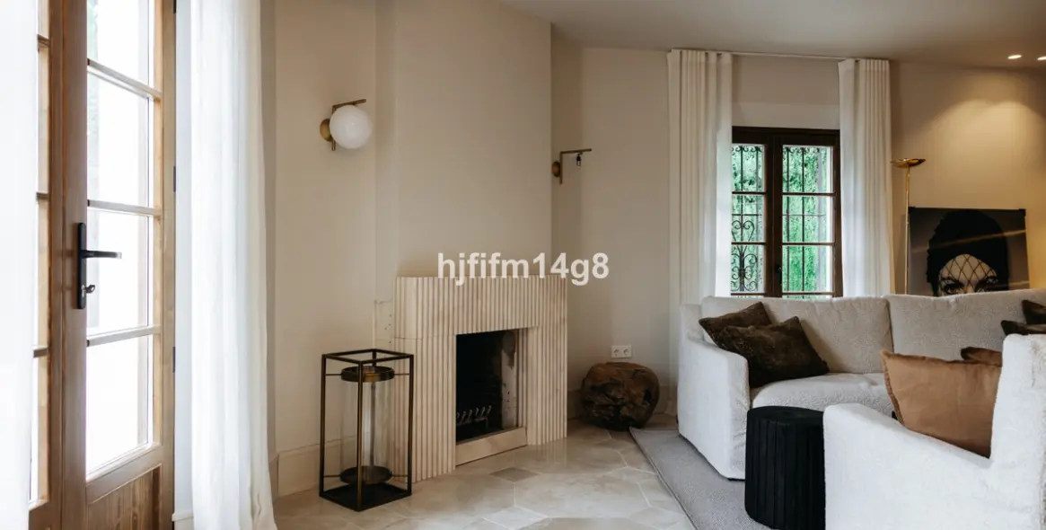 Sale of townhouse in The Golden Mile 4