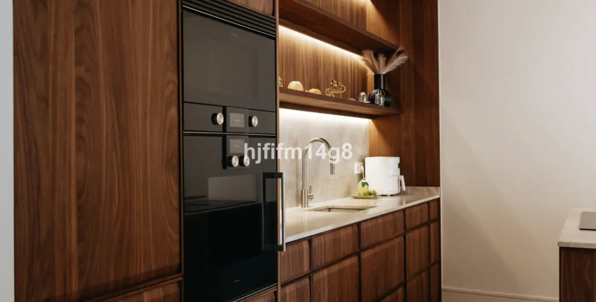 Sale of townhouse in The Golden Mile 8