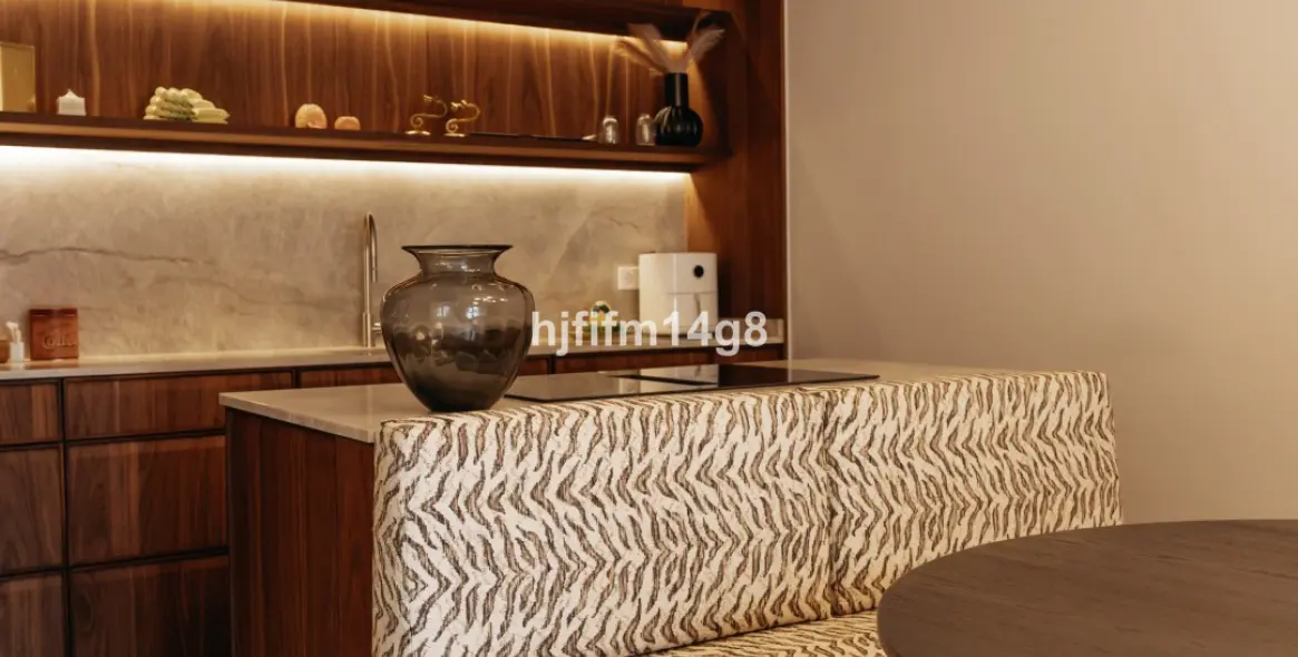 Sale of townhouse in The Golden Mile 9