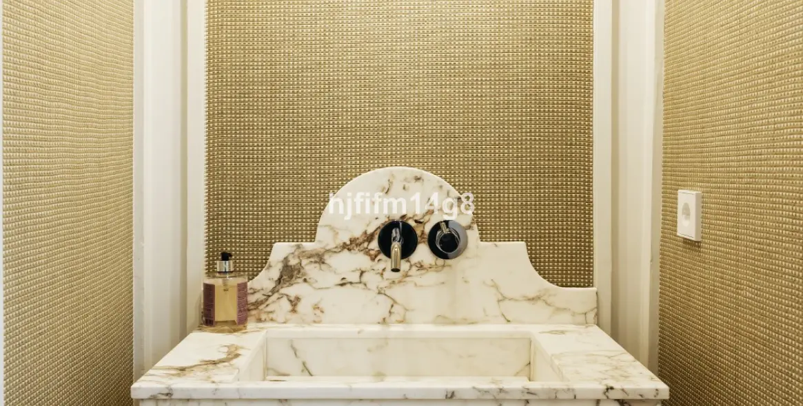 Sale of townhouse in The Golden Mile 18