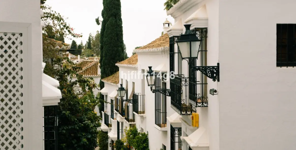 Sale of townhouse in The Golden Mile 23