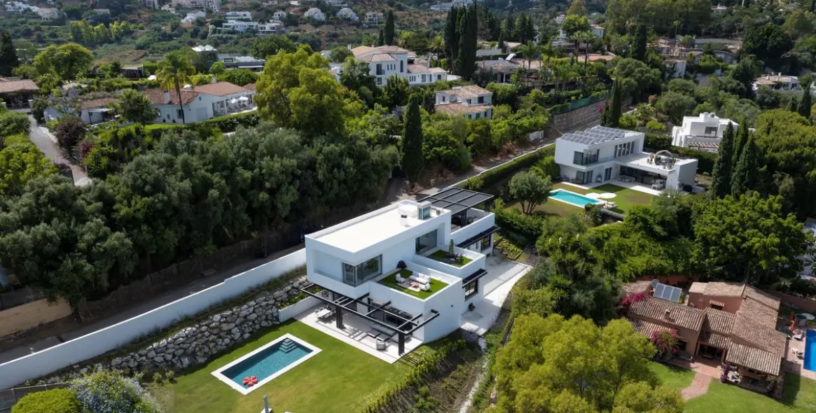 Sale of detached villa in Benahavís 1