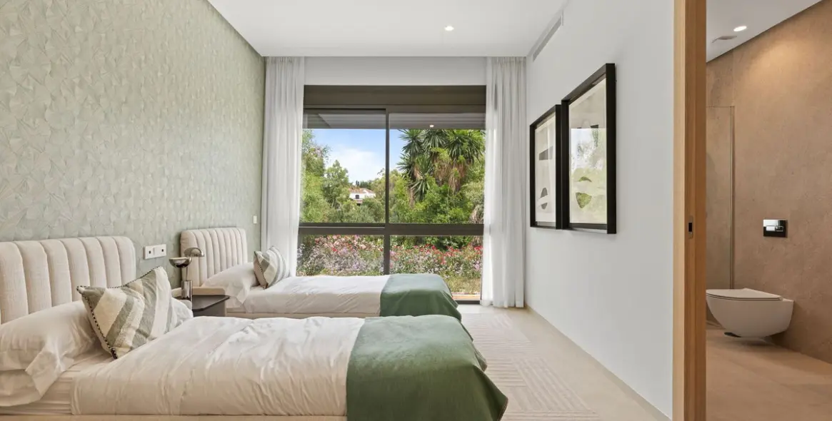 Sale of detached villa in Benahavís 49