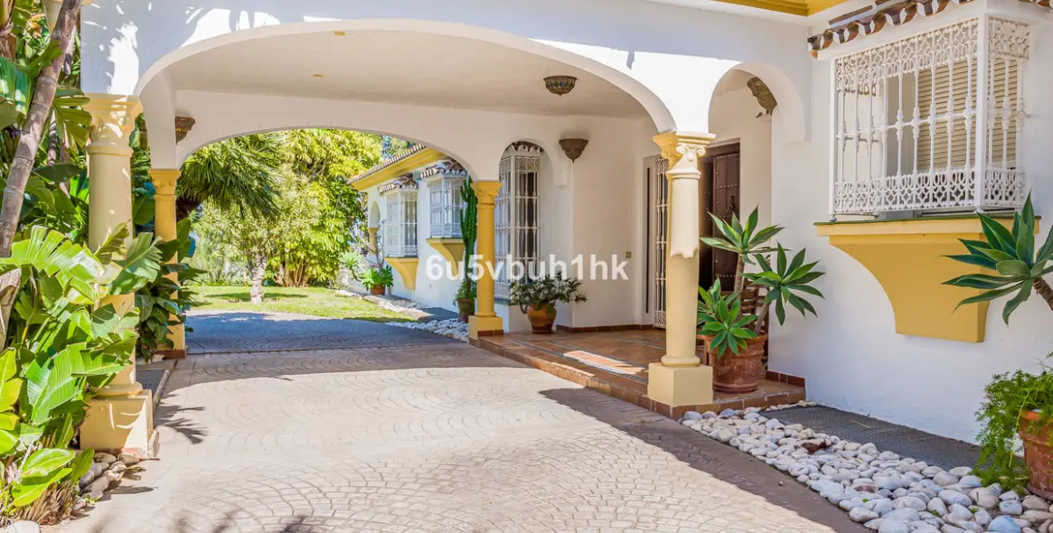 Sale of detached villa in Mijas 9