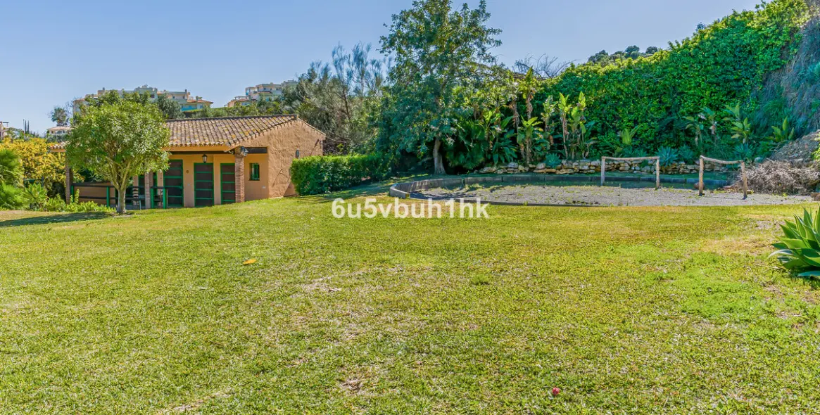 Sale of detached villa in Mijas 18