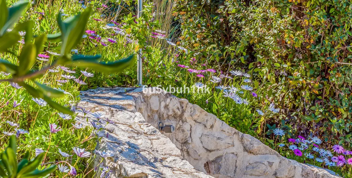 Sale of detached villa in Mijas 44