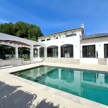 Venta de villa independiente en San Pedro de Alcántara