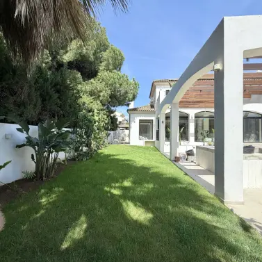 Venta de villa independiente en San Pedro de Alcántara