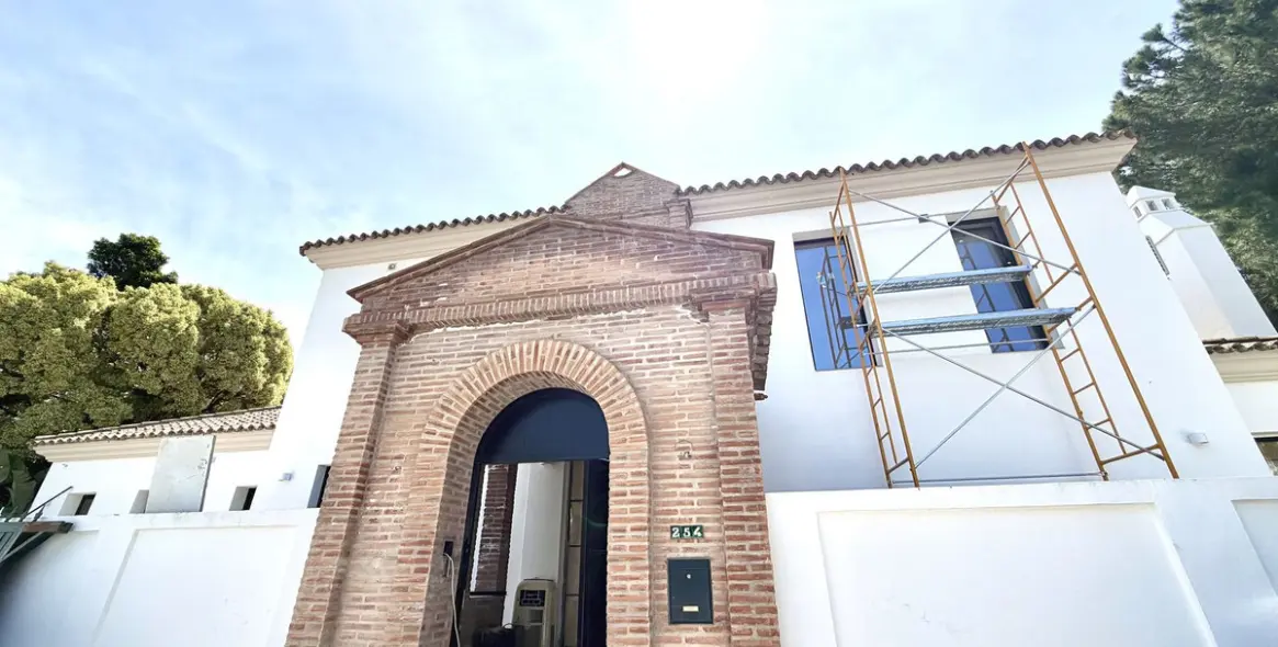 Sale of detached villa in San Pedro de Alcántara 11
