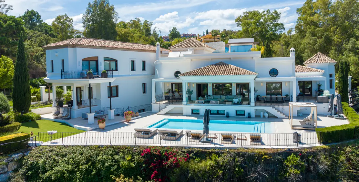 Sale of detached villa in Benahavís 1