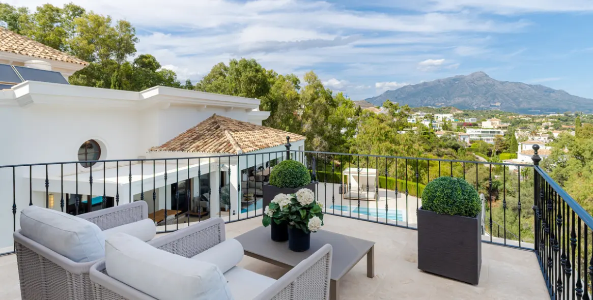 Sale of detached villa in Benahavís 16