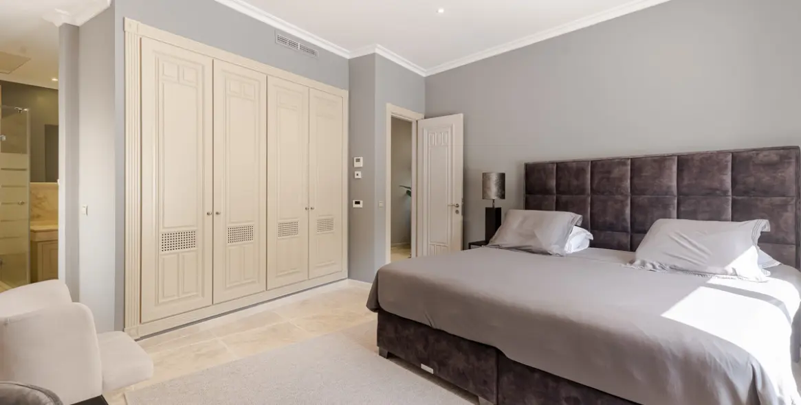 Sale of detached villa in Benahavís 49