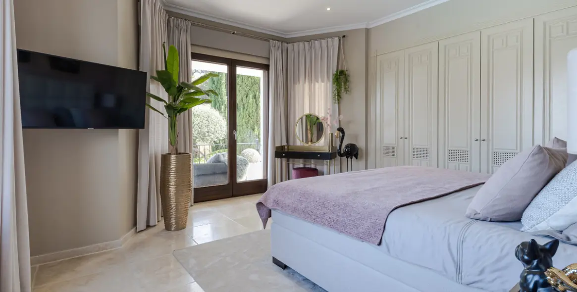 Sale of detached villa in Benahavís 53