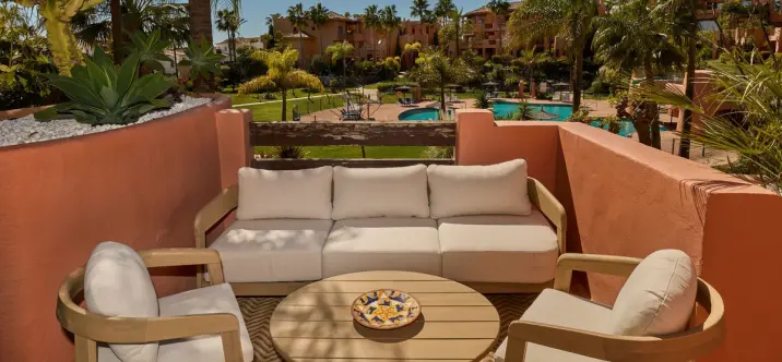 Short-term rent of middle floor apartment in New Golden Mile 0