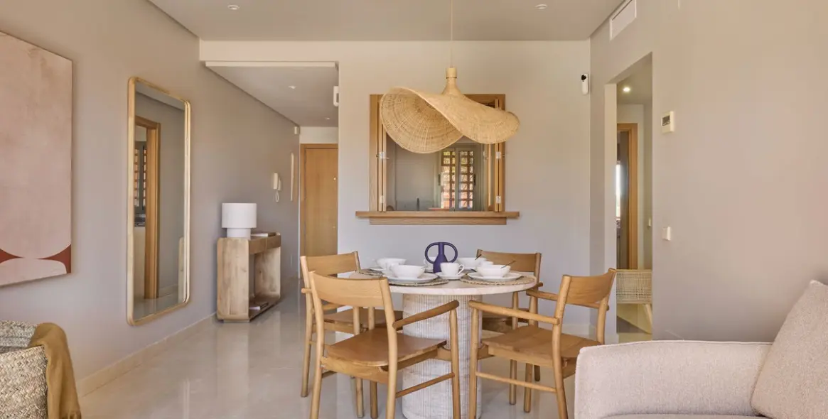 Short-term rent of middle floor apartment in New Golden Mile 6