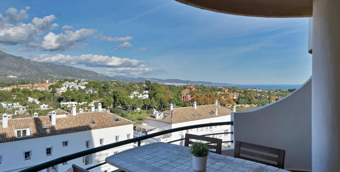 Long-term rent of ground floor apartment in Nueva Andalucía 1