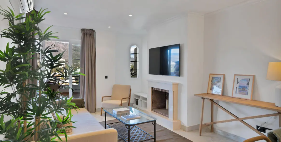 Long-term rent of ground floor apartment in Nueva Andalucía 4