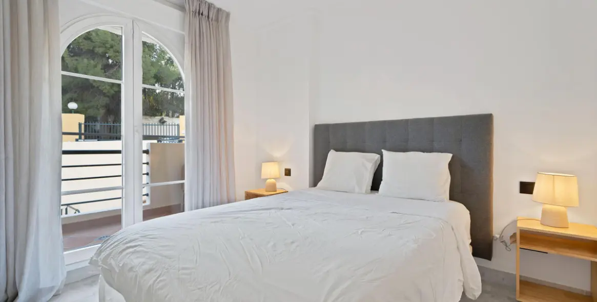 Long-term rent of ground floor apartment in Nueva Andalucía 10