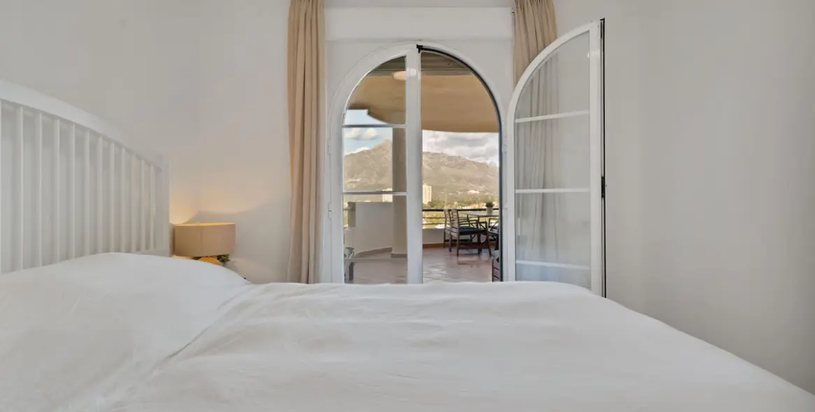 Long-term rent of ground floor apartment in Nueva Andalucía 13