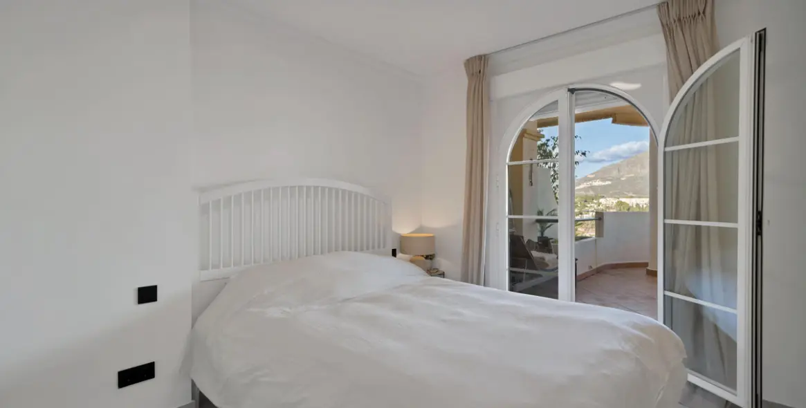 Long-term rent of ground floor apartment in Nueva Andalucía 14