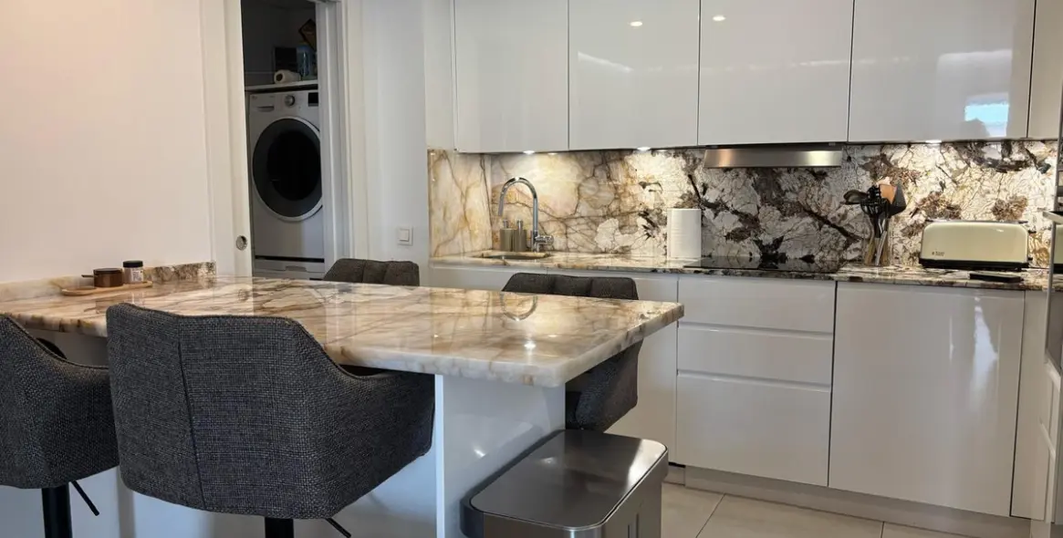 Долгосрочная аренда апартаментов на среднем этаже в Marbella 1