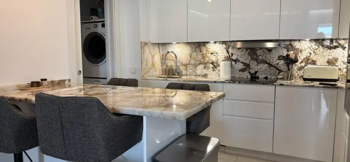 Alquiler a largo plazo de apartamento en planta media en Marbella 0