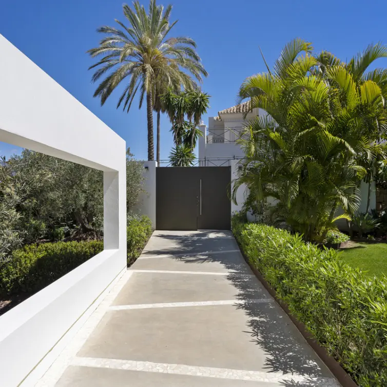Long-term rent of detached villa in Benahavís
