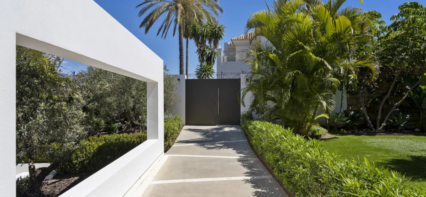 Long-term rent of detached villa in Benahavís 1