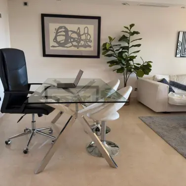 Alquiler a largo plazo de apartamento en planta media en Marbella