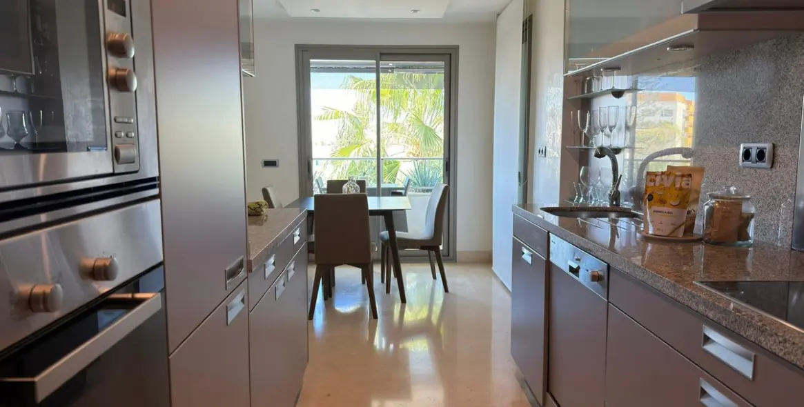 Долгосрочная аренда апартаментов на среднем этаже в Marbella 13