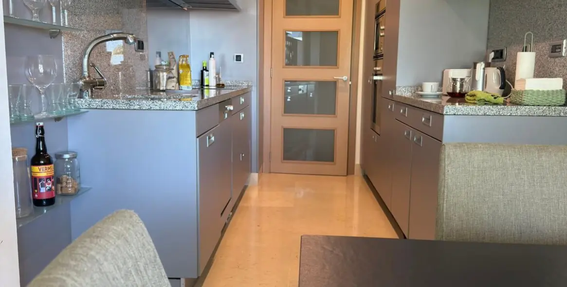 Долгосрочная аренда апартаментов на среднем этаже в Marbella 15