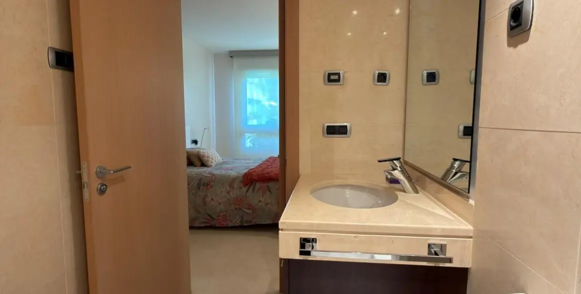 Долгосрочная аренда апартаментов на среднем этаже в Marbella 29